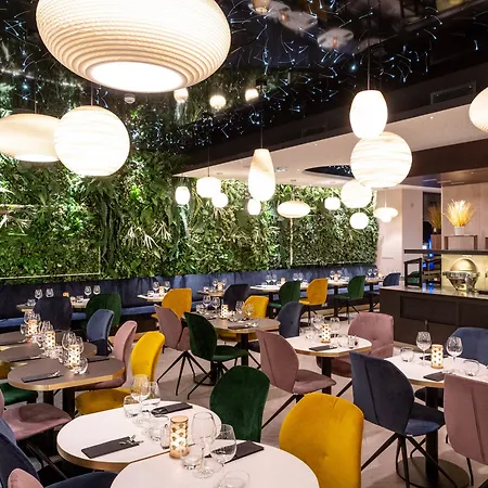 Voco Centre - The Garden By Ihg فندق