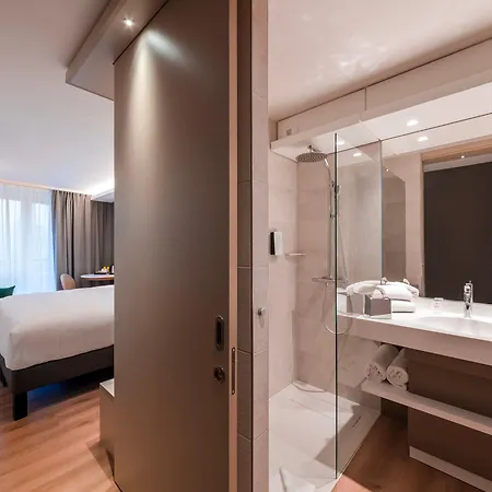 Ξενοδοχείο Voco Centre - The Garden By Ihg 4*